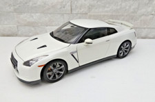 Kyosho 1/18 Nissan Skyline GT-R GTR R35 Premium Edition Ivory Pearl 08475W LHD