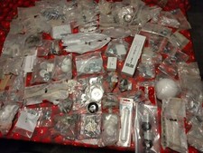 Lotto Idraulica Bagno:Tasselli,Pulsanti,Coperture,Supporti,Manopole ecc