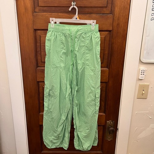 Pantaloni paracadute