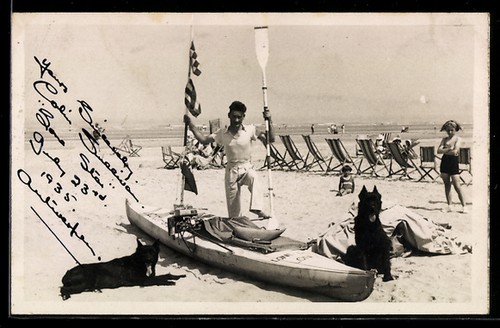 Cartolina uomo con una barca - cartolina, a