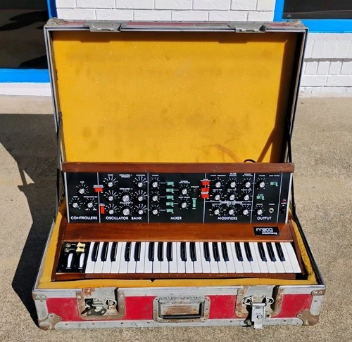 Sintetizzatore minimoog 1974 - sintetizzatore,