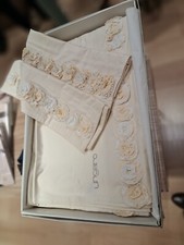 lenzuola matrimoniali completo in rasatello in cotone con applicazioni di rose 