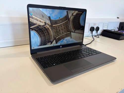 250 1035g1 portatile - g8, i5-1035g1