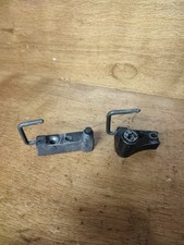 Paire De Crochets Serrure