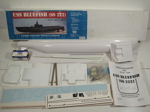 Open box vintage dumas boats - open,