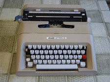 Macchina da Scrivere Olivetti Lettera 35