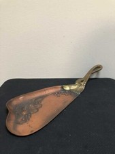 Antica paletta per torta in rame di grandi dimensioni decorata