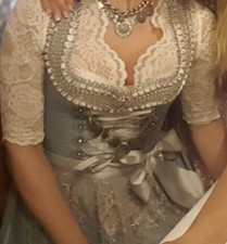 Dirndl Silk & Pearls con pizzo