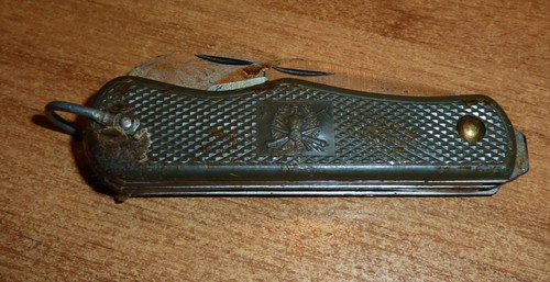 Coltello militare multiuso
