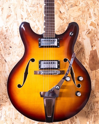 Chitarra elettrica semivuota