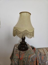 lampada camera da letto vintage, base in legno paralume in stoffa verde