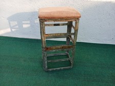 Sgabello Design In Metallo Con