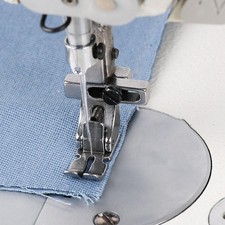 Piedino per orlatore