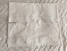 Federe con ricamo a mano