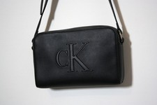 Borsa a tracolla nera CK