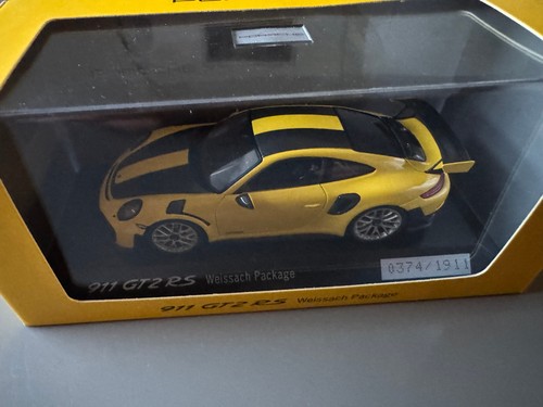 Porsche model 911 gt2 - 1:43, rs
