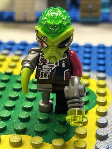 Lego ac012 alien android - lego,