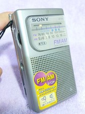 SONY ICF−P20 AM FM radio
