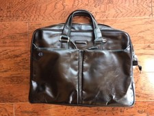 NWOT AUTH PIQUADRO Two Handle