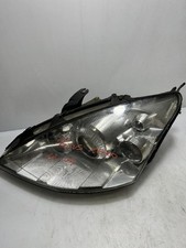 1152390 faro fanale sinistro per FORD FOCUS CAK (10/01-04/05) 1.6 2001 Usato