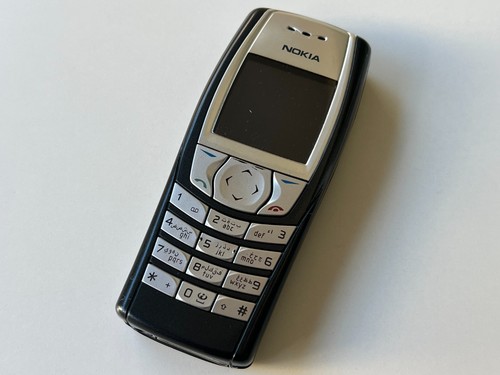 Vecchio telefono cellulare