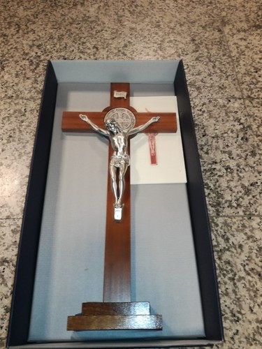 Croce san benedetto con base - con,
