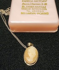 Cameo Mandile italiano vintage con catena e scatola originale circa 18" Argento?