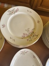 ANTICO SERVIZIO DA 47 PEZZI IN PORCELLANA. BAVARIA JOHANN SELTMANN VOHENSTRAUB