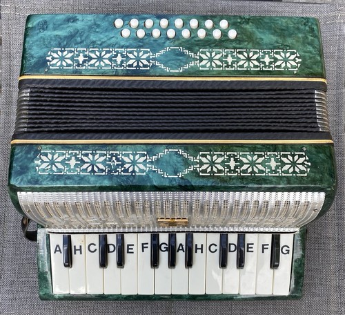 Fisarmonica marca manbiw con - manbiw,