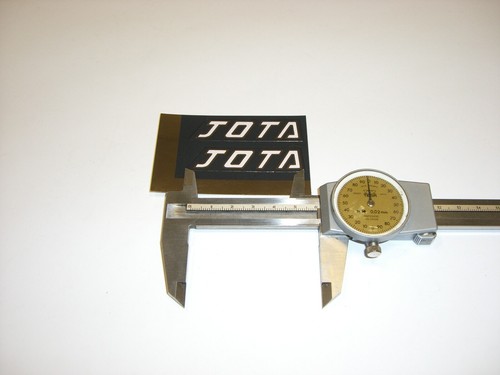 Laverda 1000 jota - /, distintivo