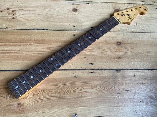 Collo per chitarra elettrica