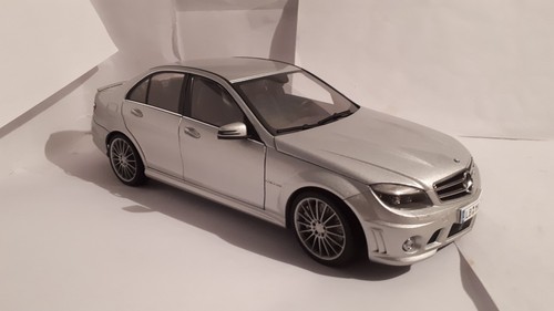 Autoart mercedes c63 amg - 1:18,