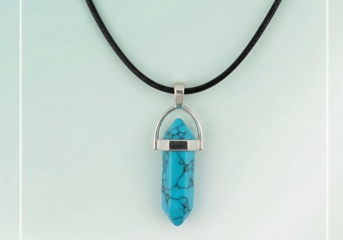 Collana con ciondolo turchese