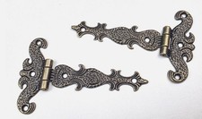 Cerniere decorate per ante