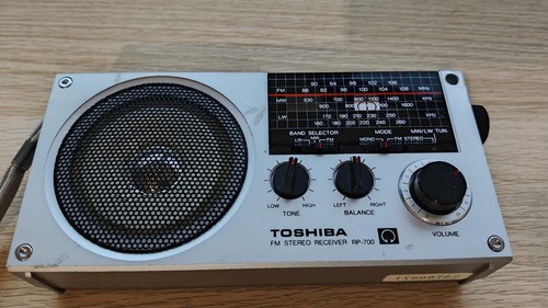 Toshiba portable vintage radio - portable,