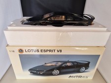 1:18 AUTOART LOTUS ESPRIT V8
