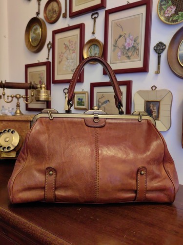 Leather bag the - italy,
