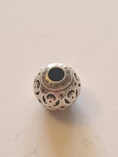 charm Pandora Essence