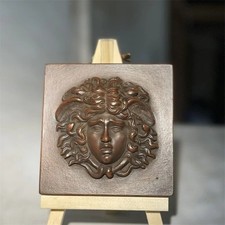 Scultura Medusa intagliata in