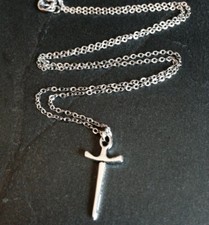Collana Pugnale Argento Piccola Spada Charm su Catena Acciaio Inox 16"