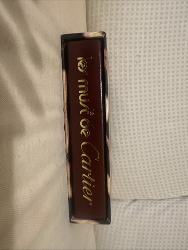 Libro les must - must, cartier