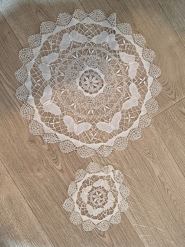 Set due centrini rotondi - set,