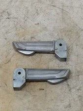COPPIA POGGIA PIEDI POSTERIORE PER BENELLI ZENZERO 350 DEL 2012 (e45499)