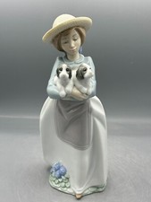 LLADRO Nao Che Povera Statuina