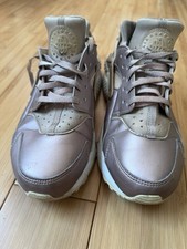 Nike Huarache Run SE Sneakers