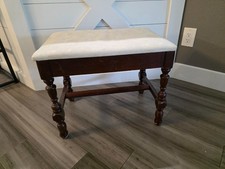 Panca vintage francese country marrone con tessuto bianco