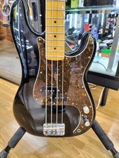 FENDER USA Precision Bass