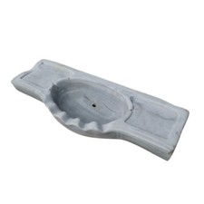 Antico vecchio lavandino da