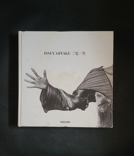Issey miyake kazuko koike - miyake;,
