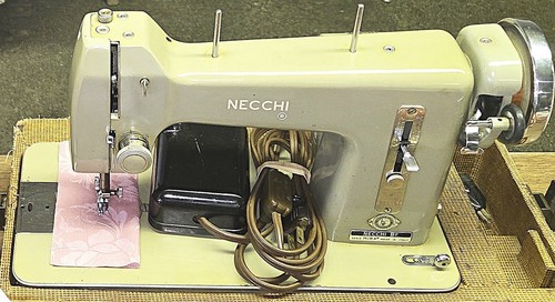 Vintage necchi mira italian - bf,